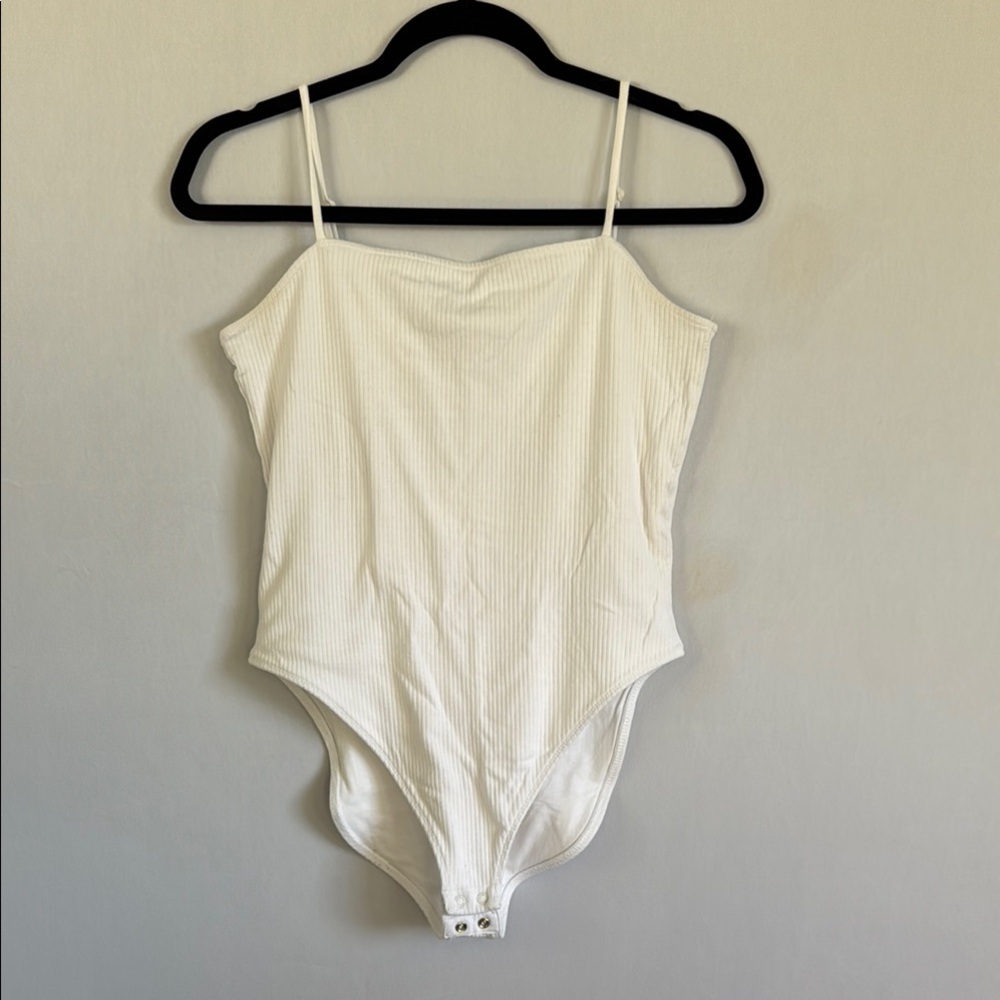 Old‎ Navy White Ribbed Bodysuit Scoop Neck Stretch Tank Medium